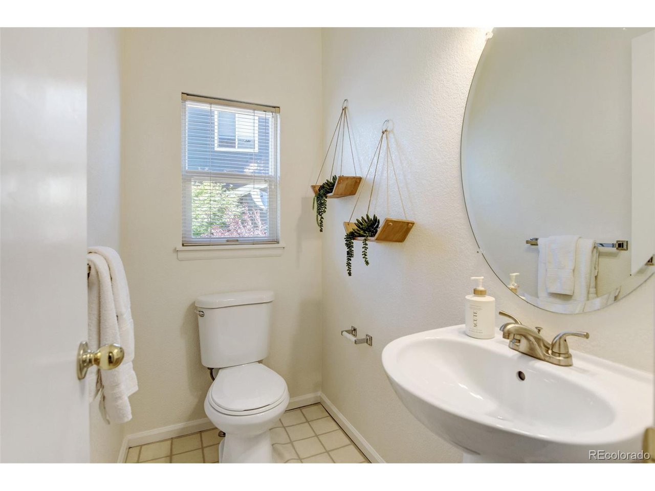 1884 Wilson Cir