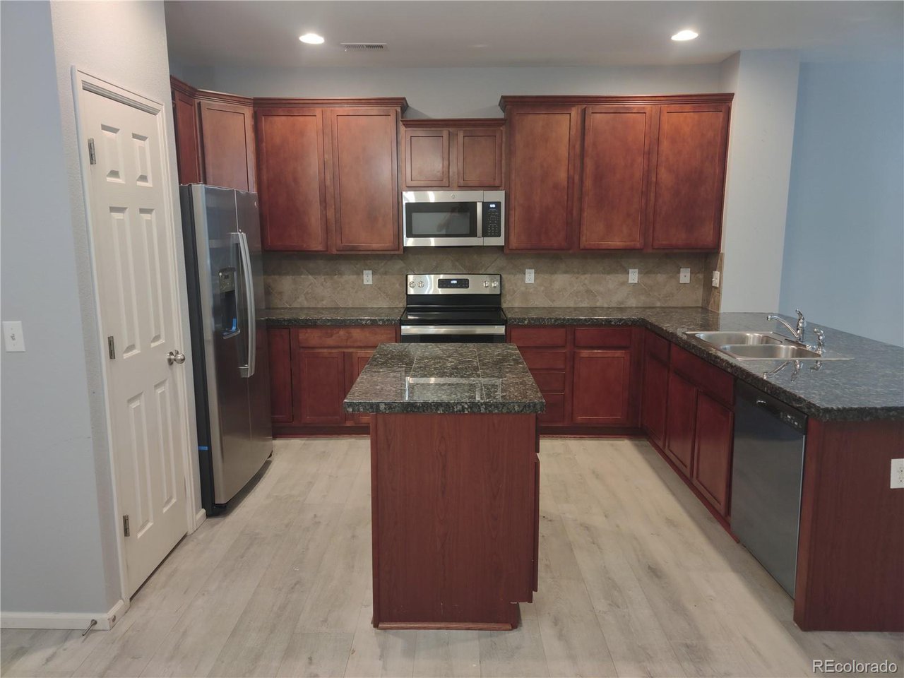 11214 Osage Cir B