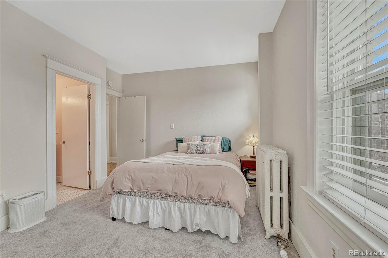 1100 N Marion Street Unit: 4