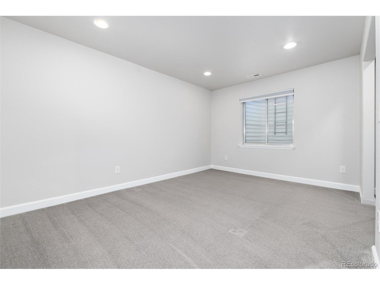 7801 Universal Ct