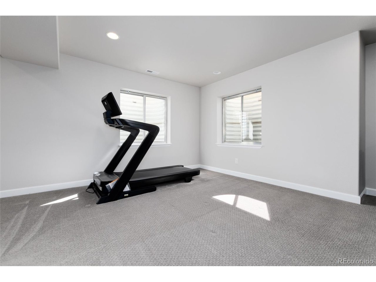 7801 Universal Ct