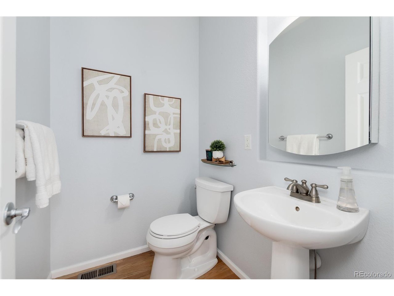 7801 Universal Ct