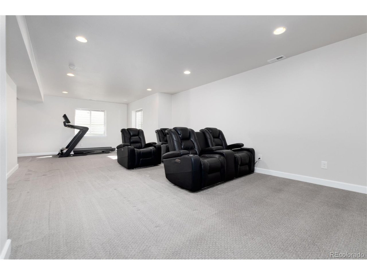 7801 Universal Ct
