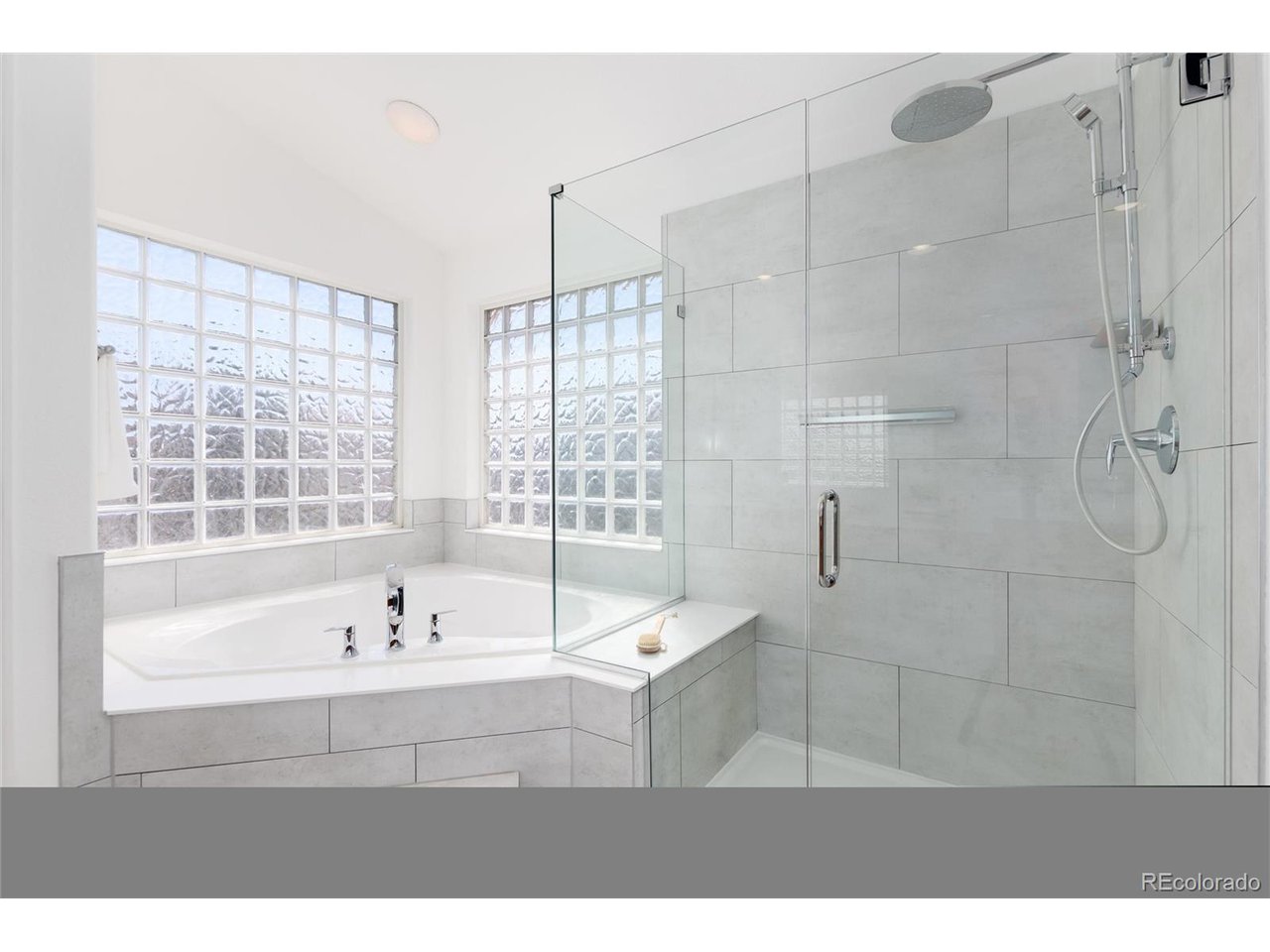 7801 Universal Ct