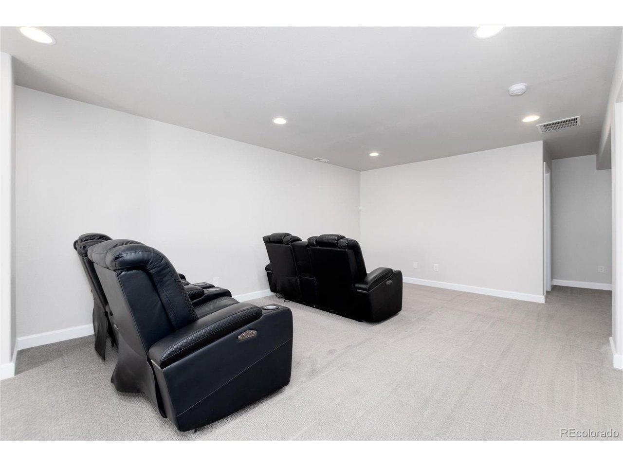 7801 Universal Ct