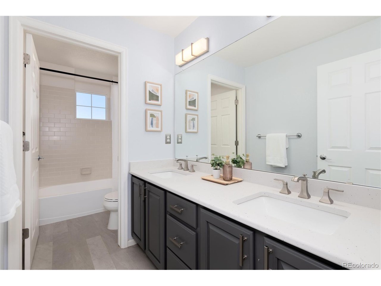 7801 Universal Ct