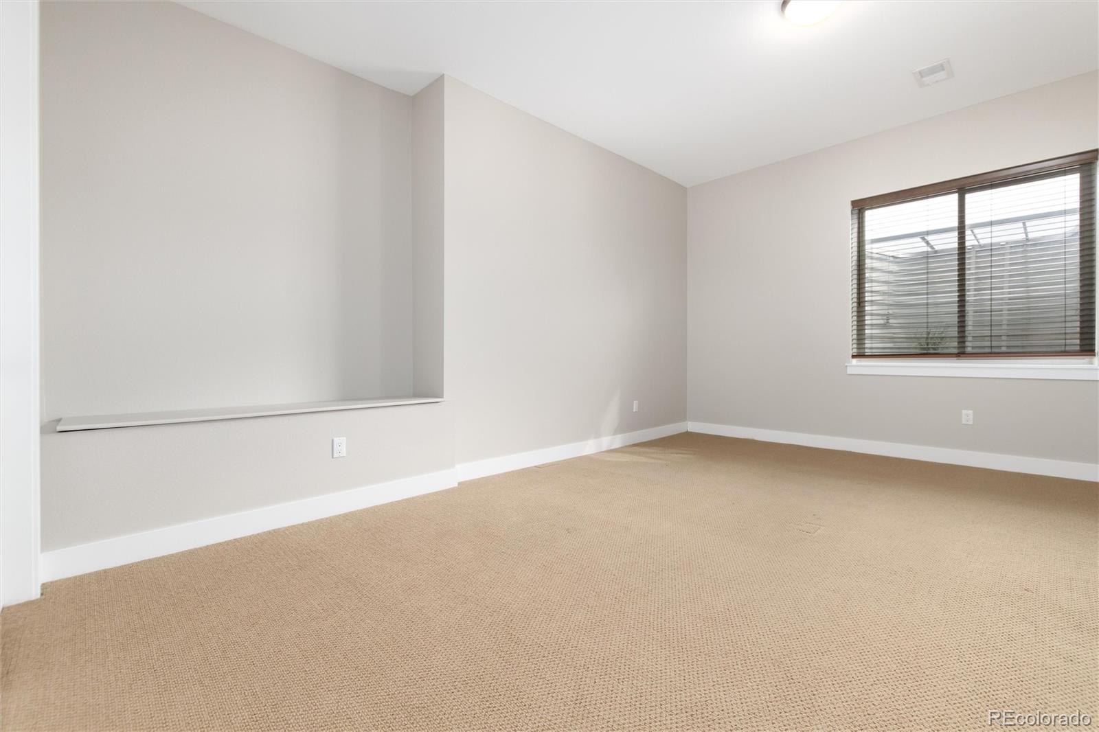 372 Castlemaine Court