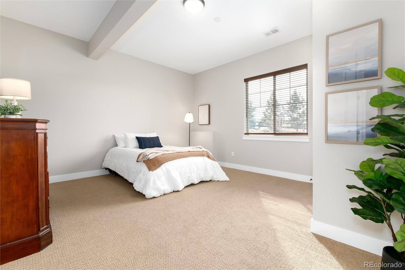 372 Castlemaine Court