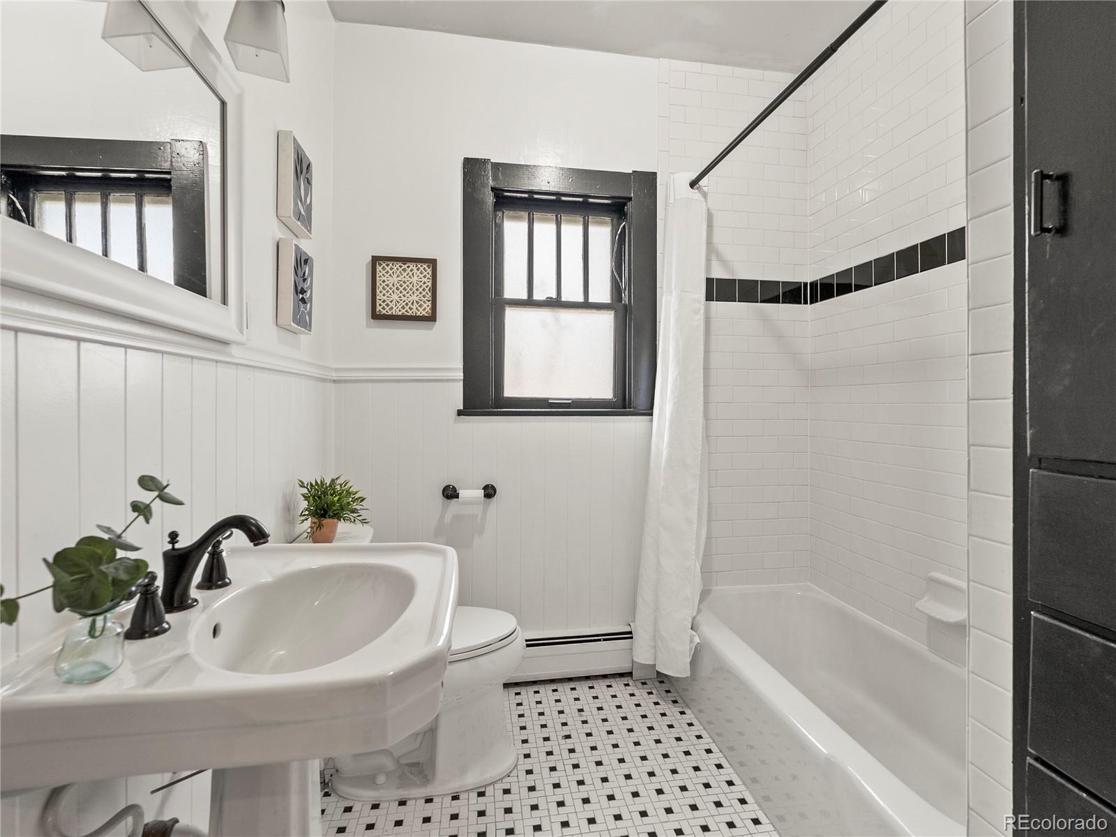 2455 Lowell Boulevard