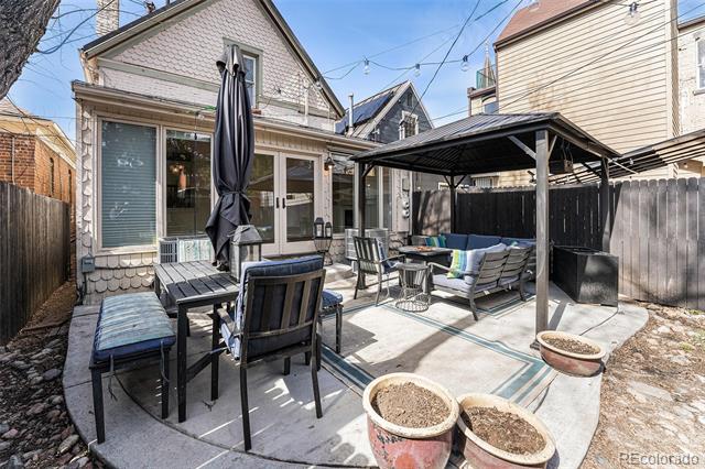 568 Galapago Street