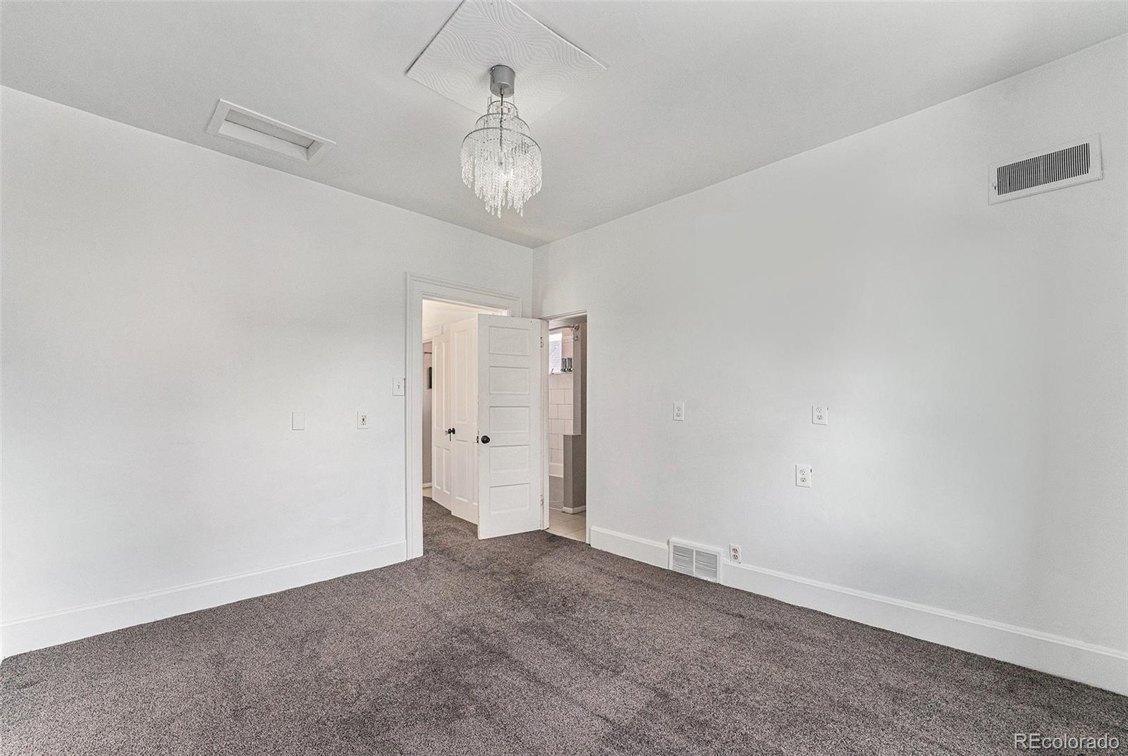 568 Galapago Street