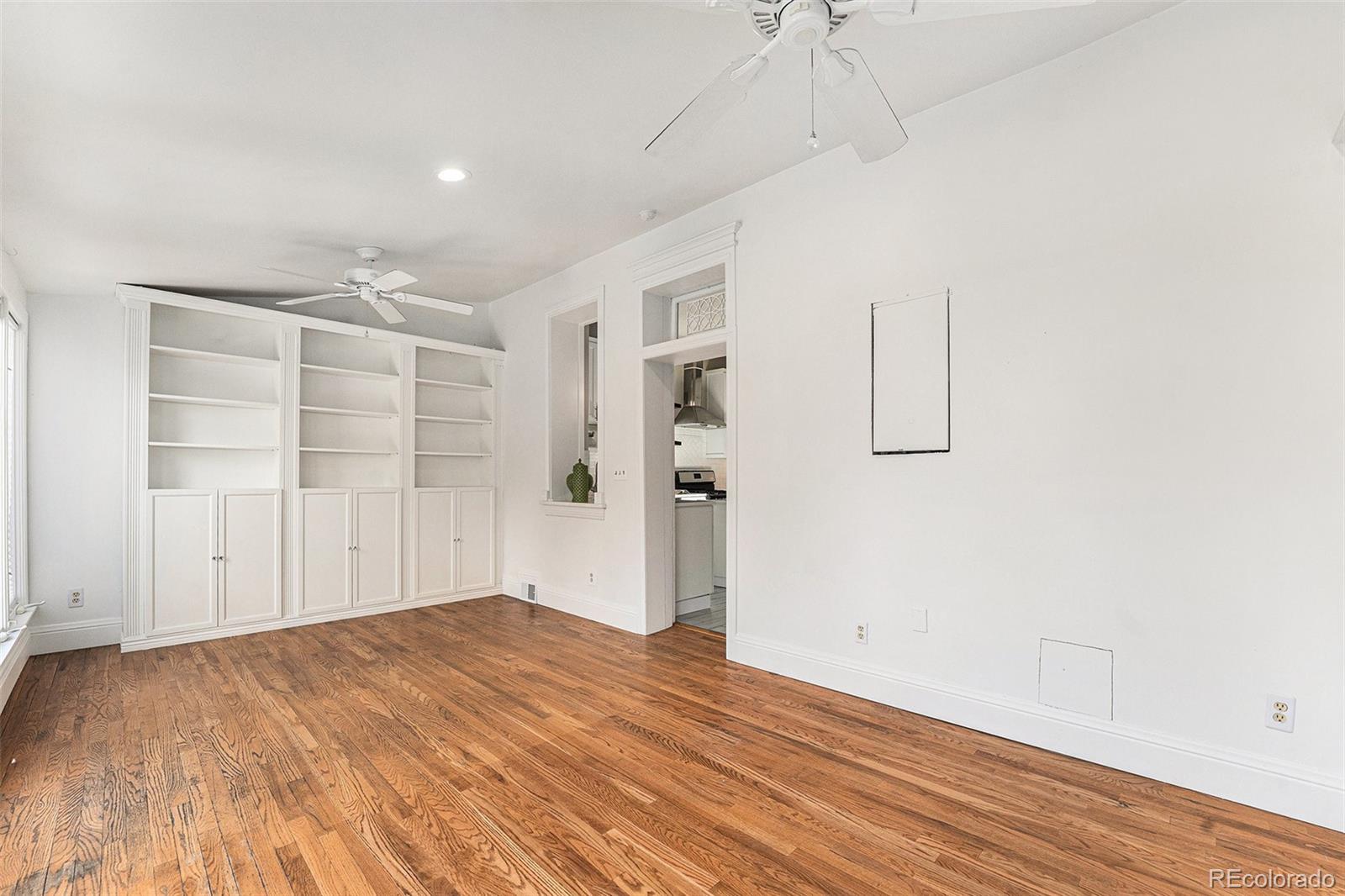 568 Galapago Street