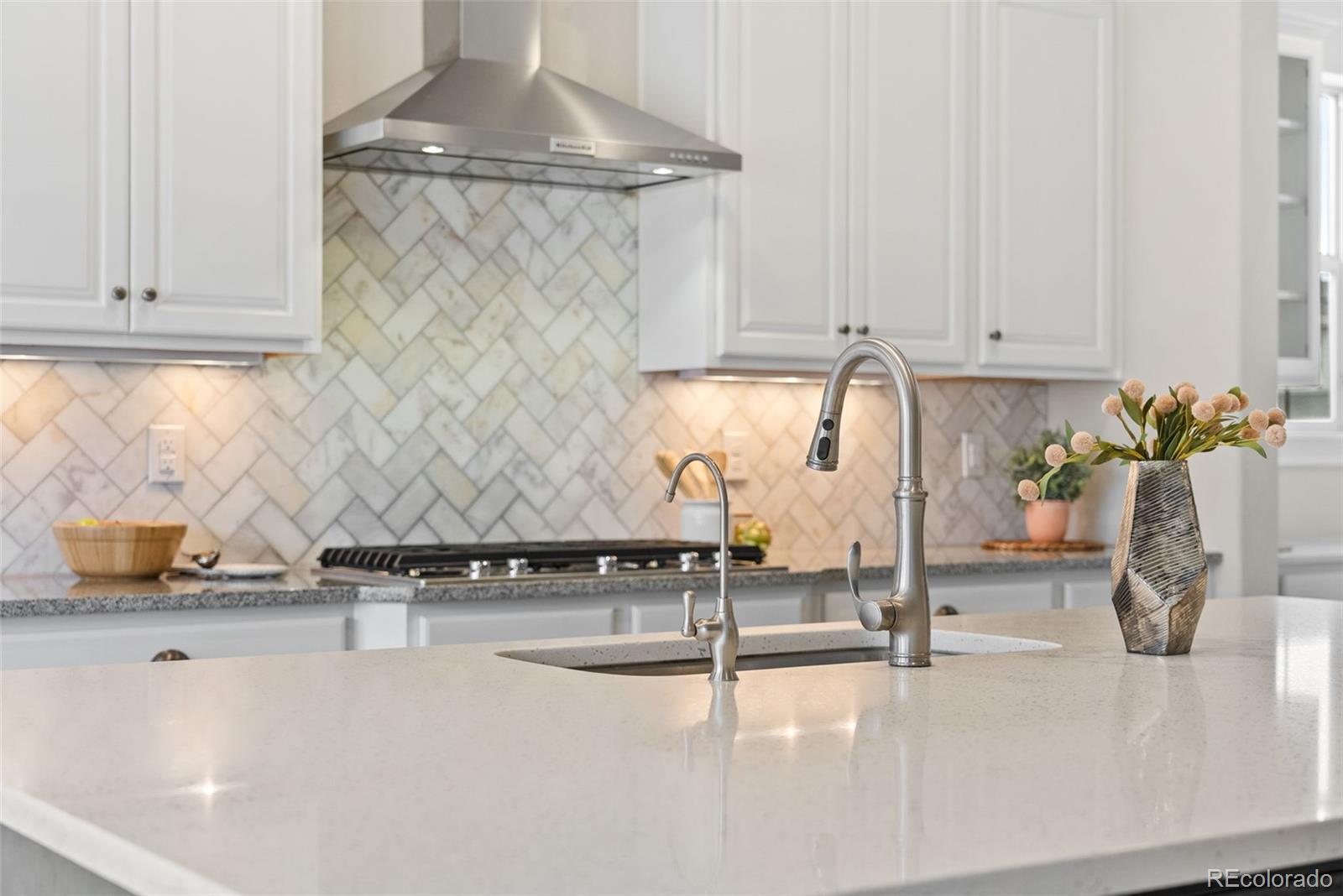 27620 E Lakeview Drive