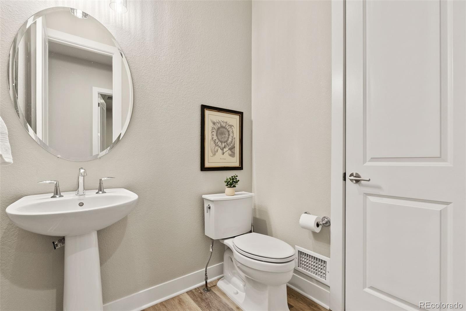 27620 E Lakeview Drive