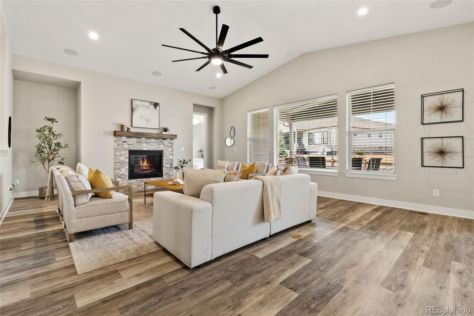 27620 E Lakeview Drive