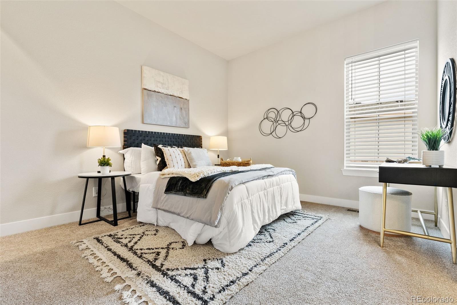 27620 E Lakeview Drive