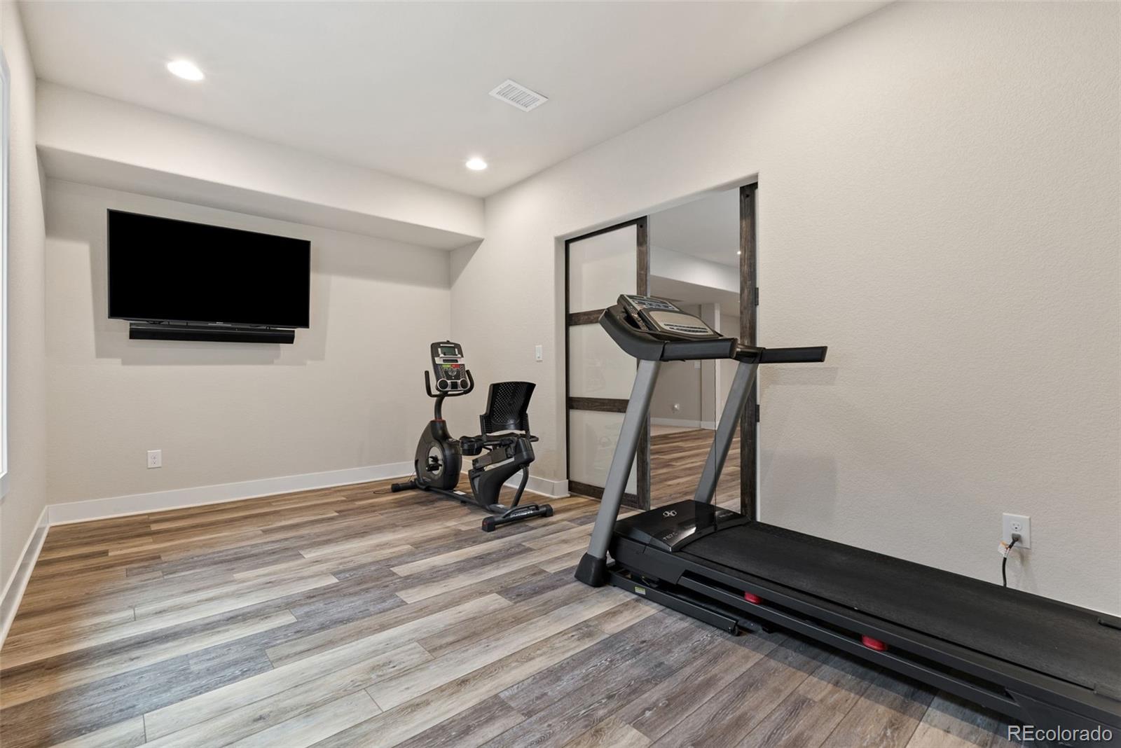 27620 E Lakeview Drive