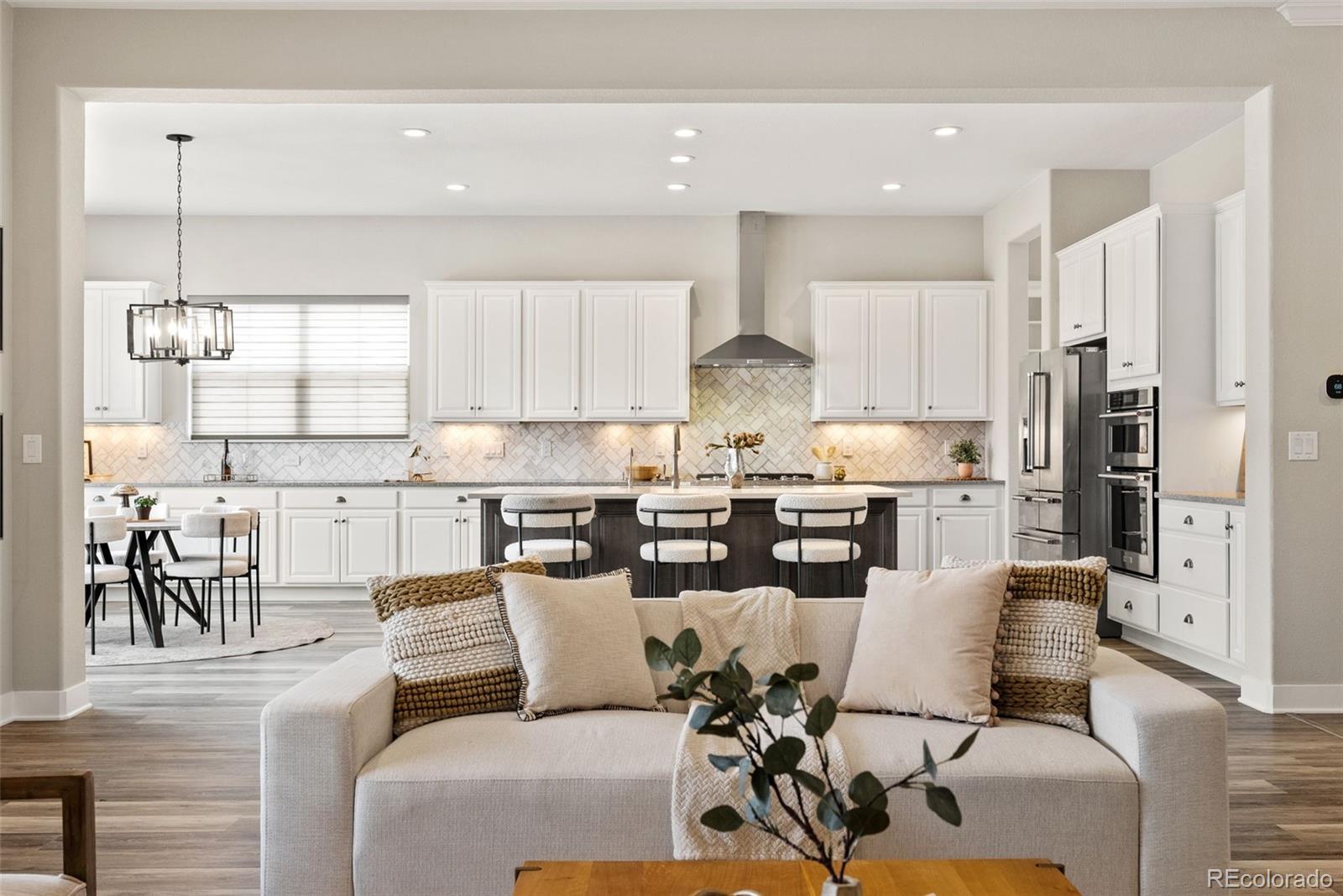 27620 E Lakeview Drive