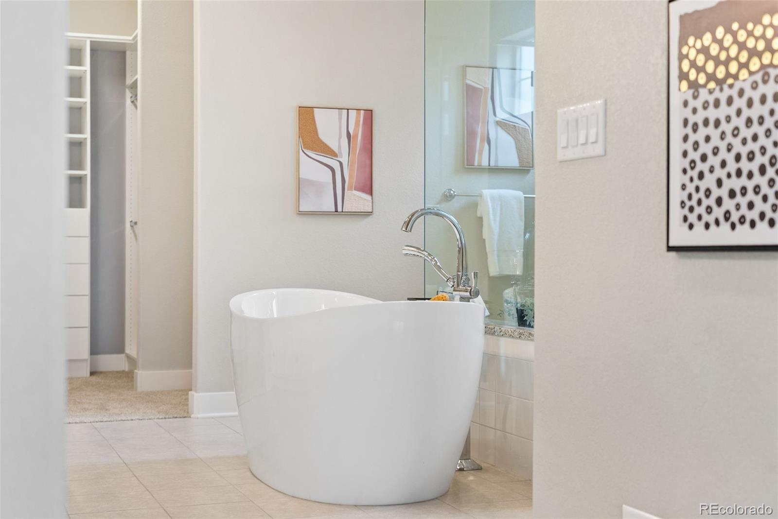 27620 E Lakeview Drive