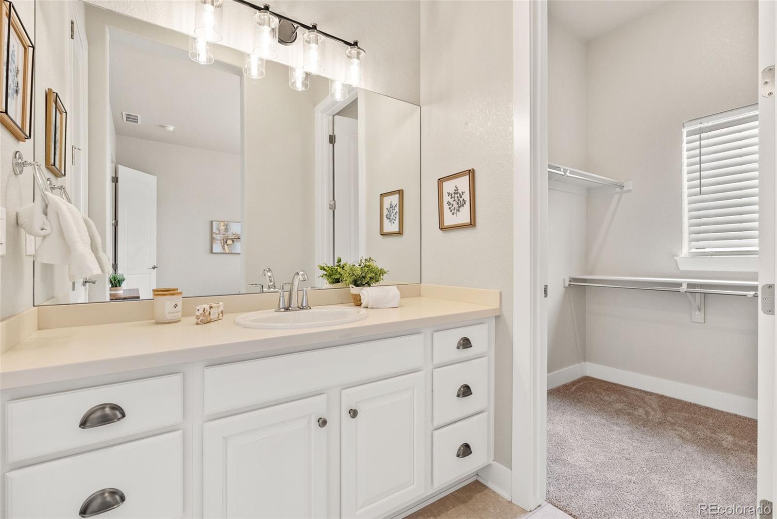 27620 E Lakeview Drive