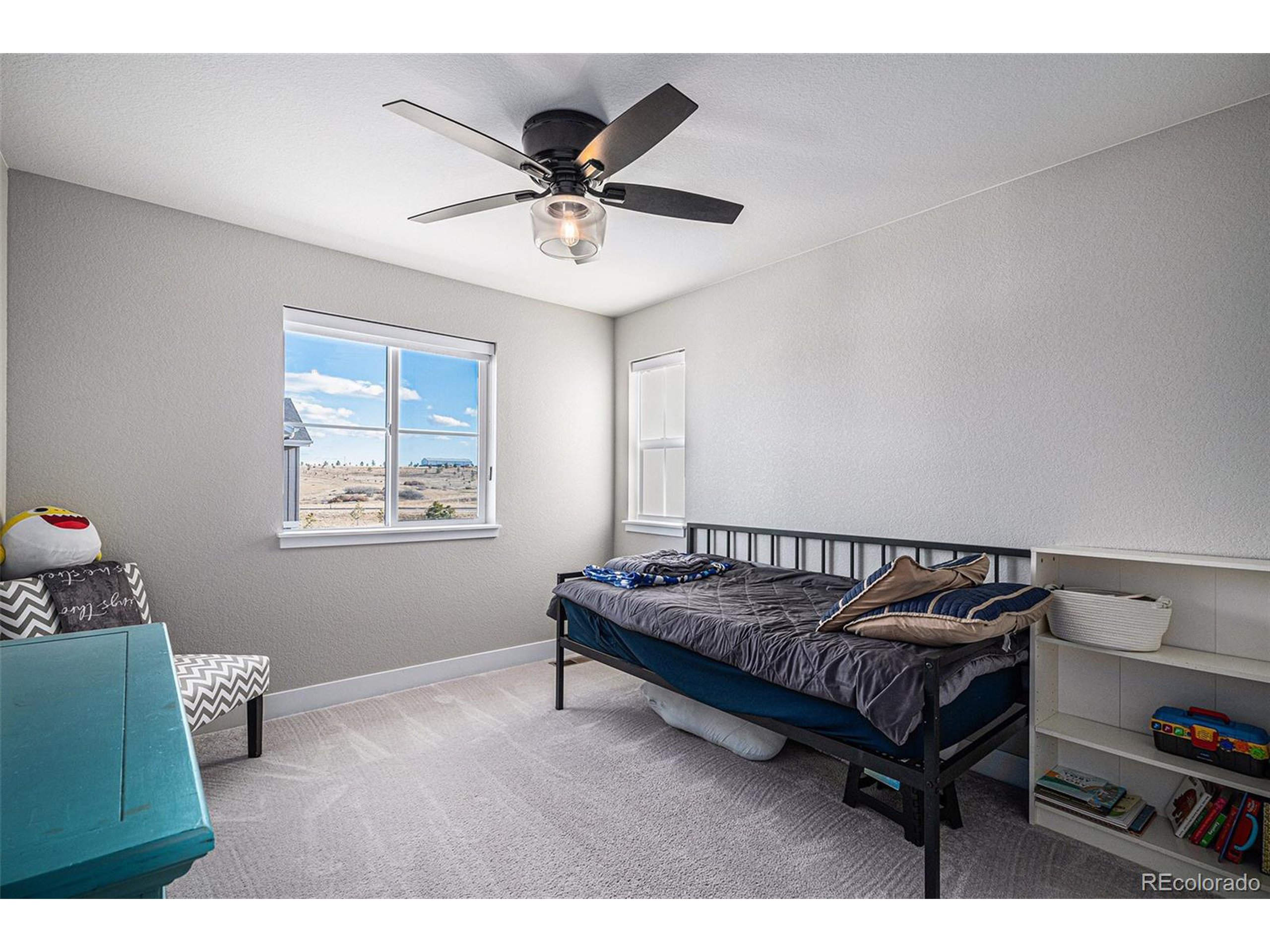 6183 Stable View St