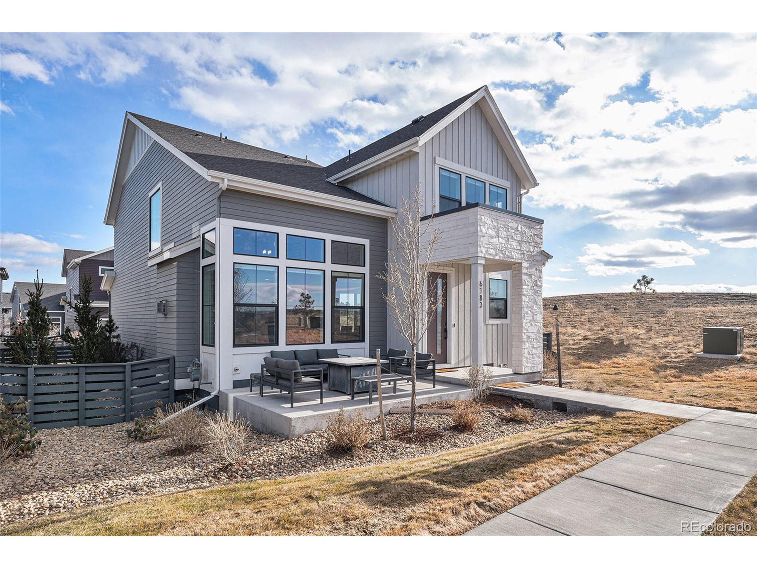 6183 Stable View St