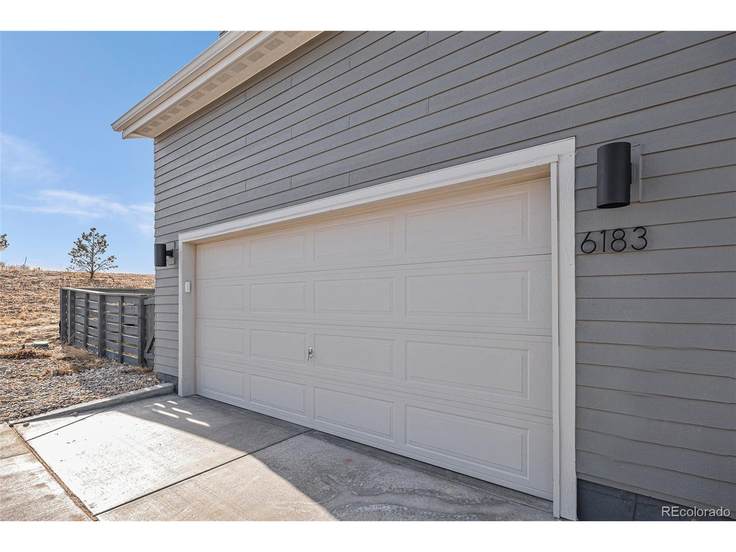 6183 Stable View St