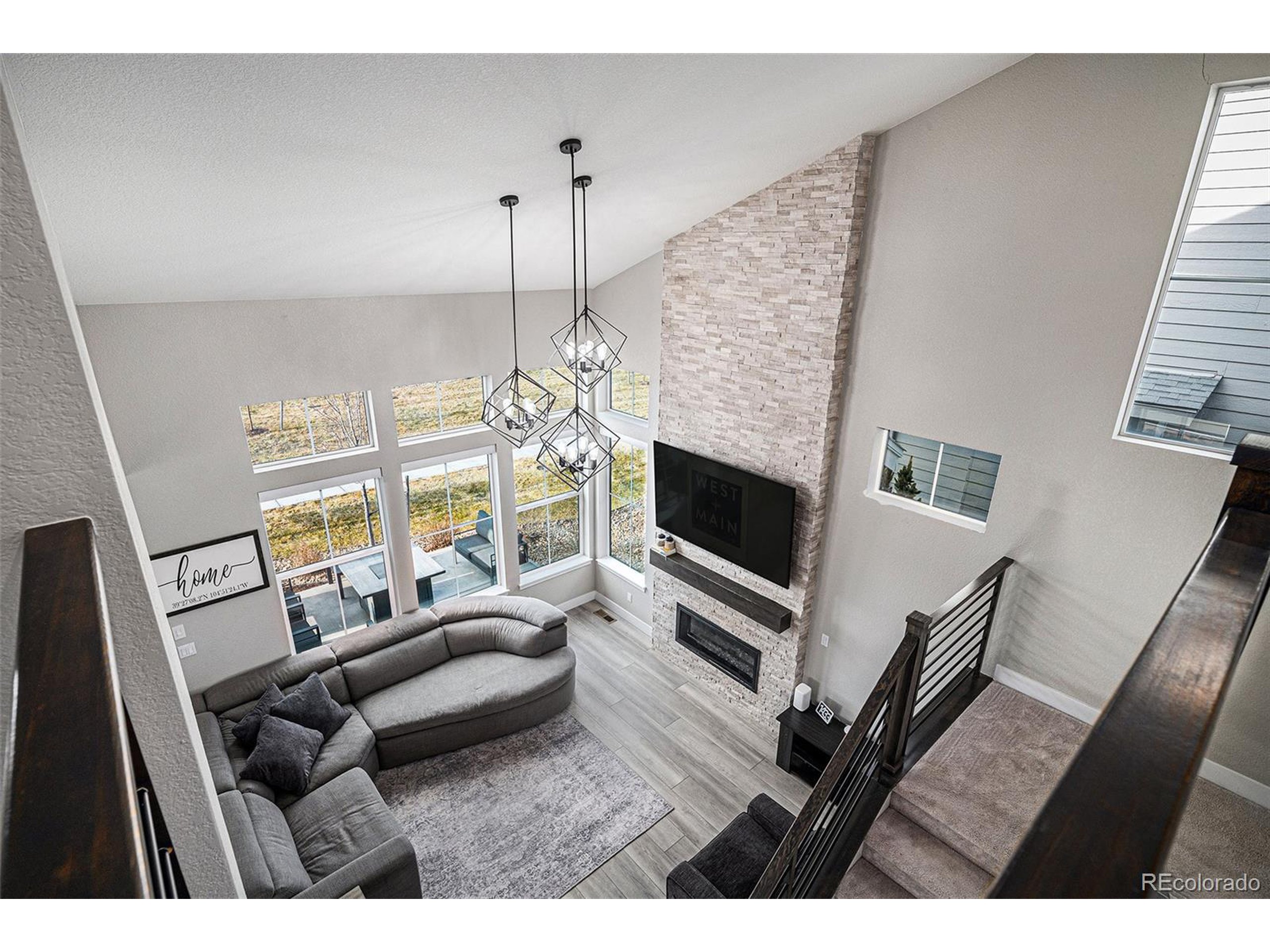 6183 Stable View St