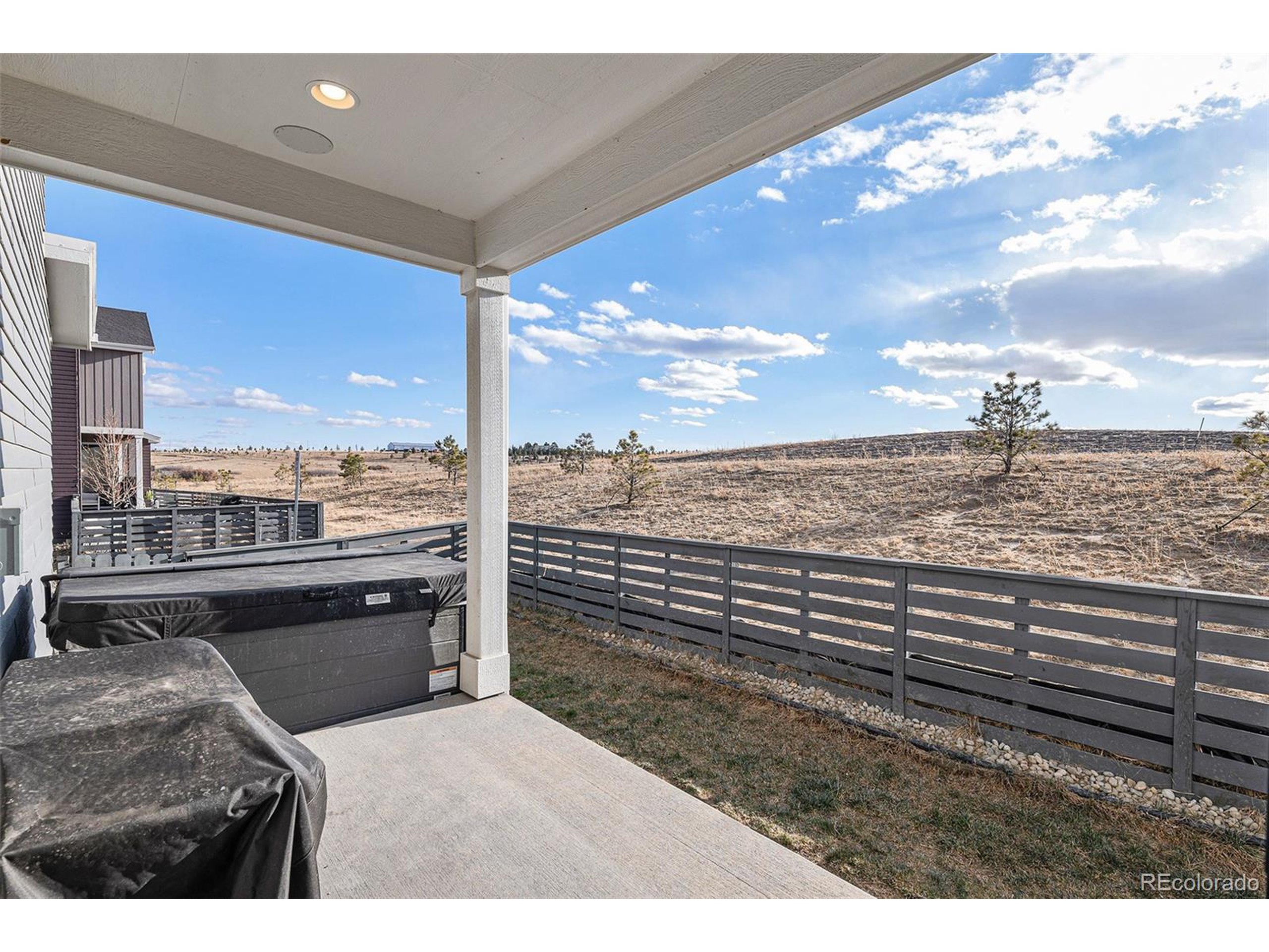 6183 Stable View St
