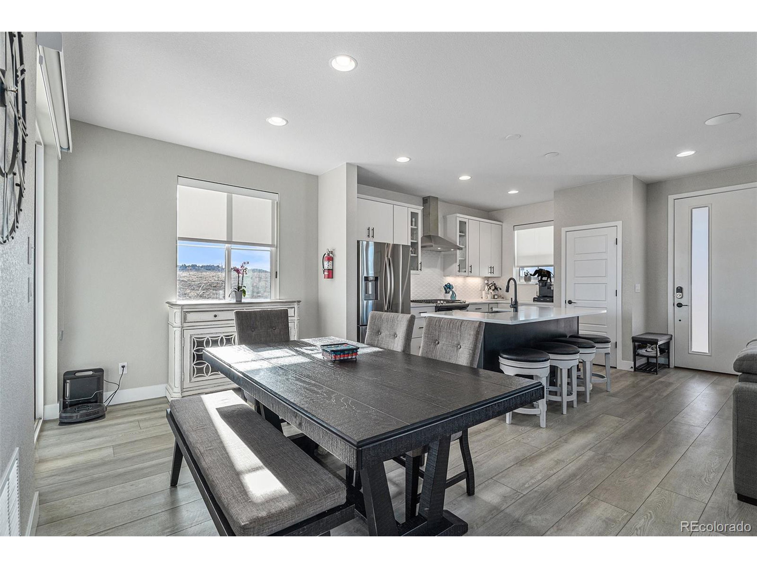6183 Stable View St