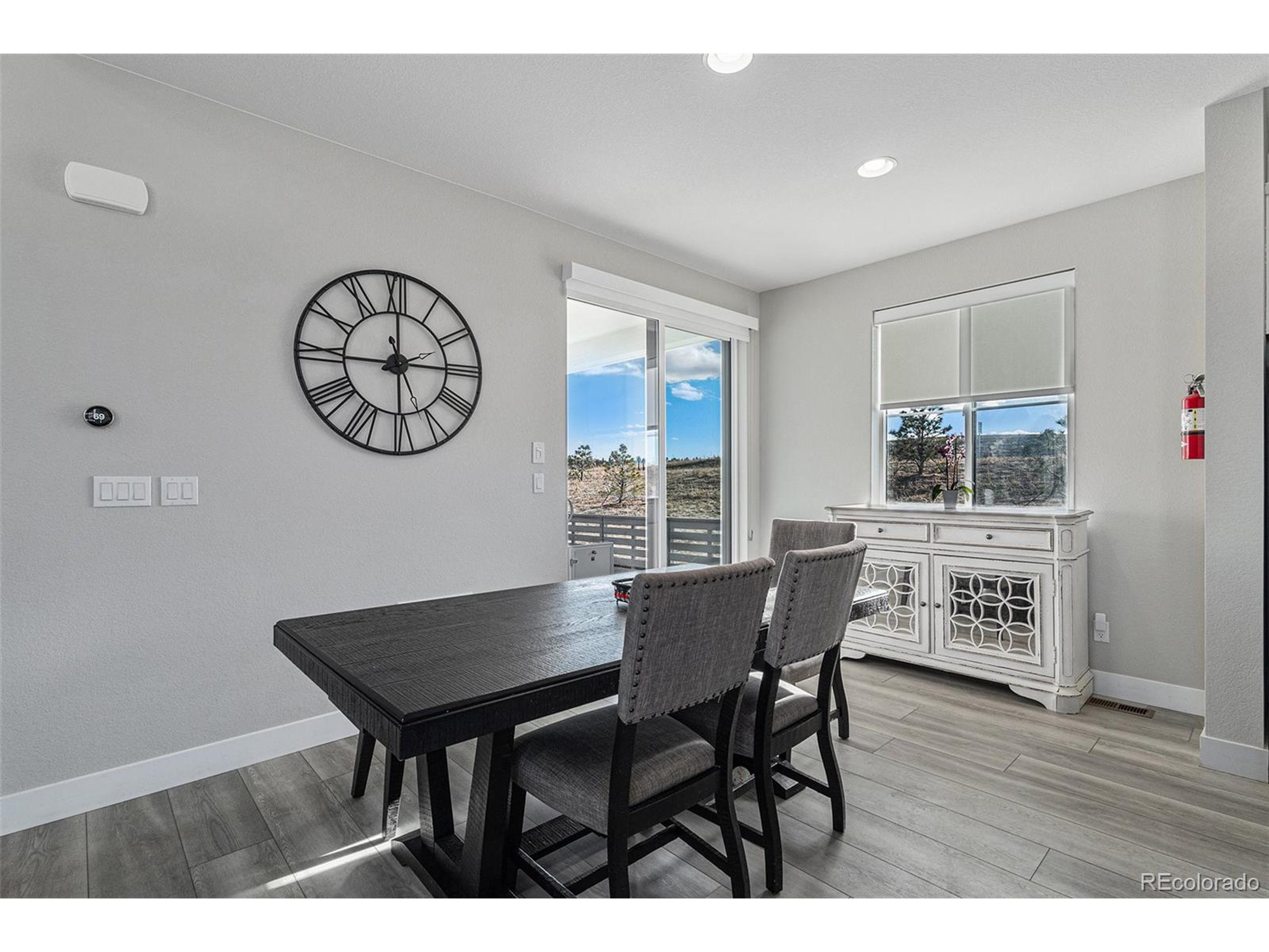 6183 Stable View St