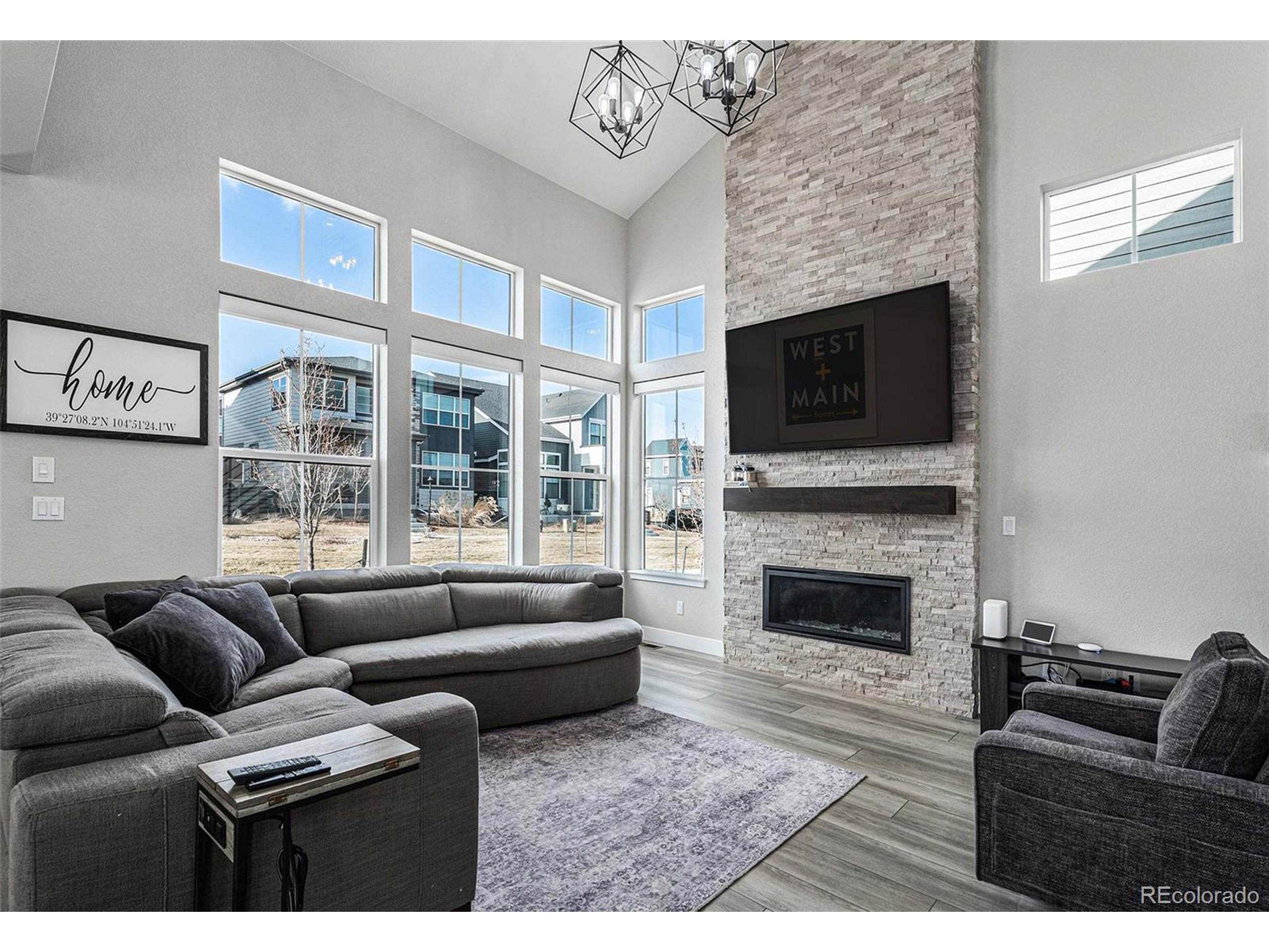 6183 Stable View St