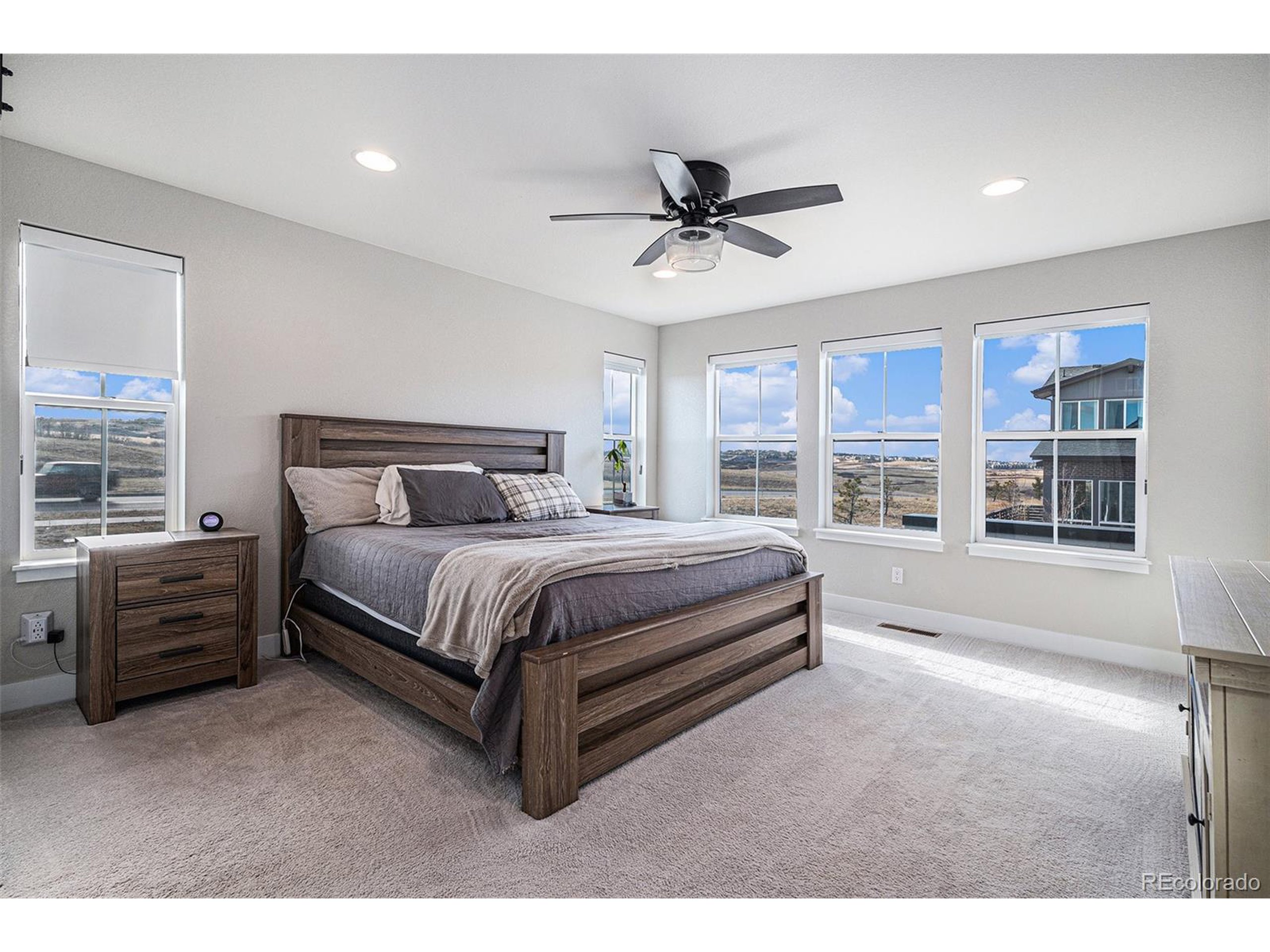 6183 Stable View St