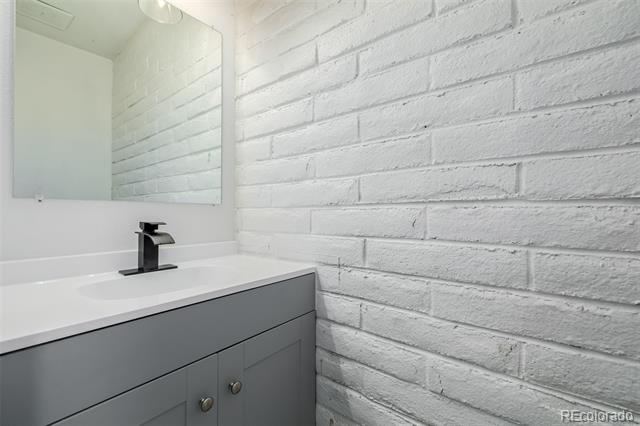 1060 S Parker Road Unit: 28