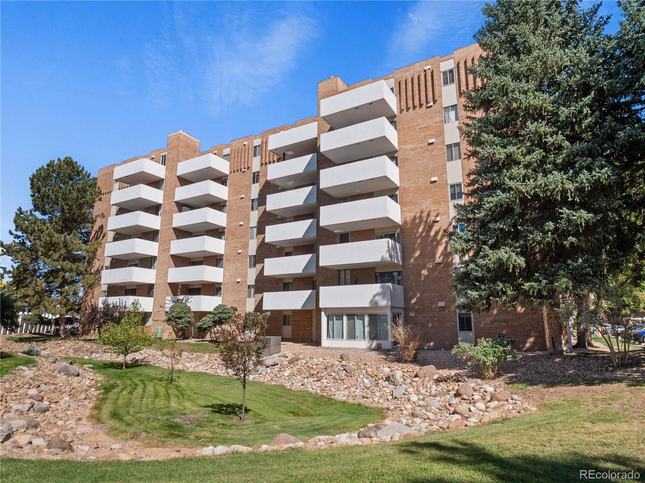 2880 S Locust St South towe-S203