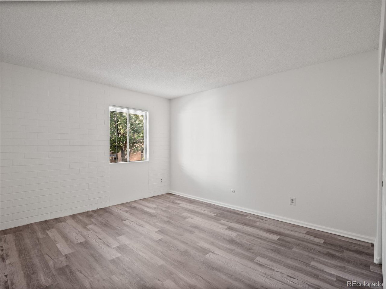 2880 S Locust St South towe-S203