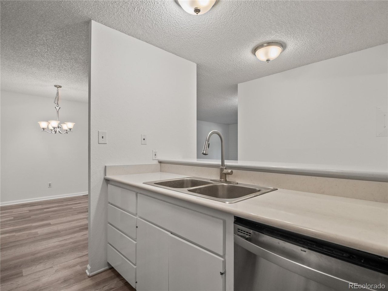 2880 S Locust St South towe-S203