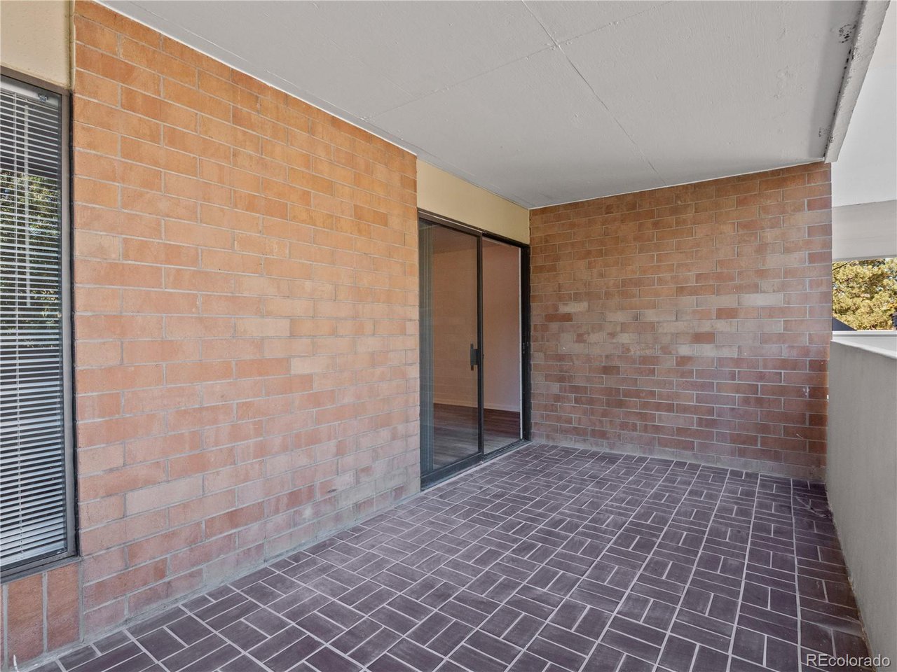 2880 S Locust St South towe-S203