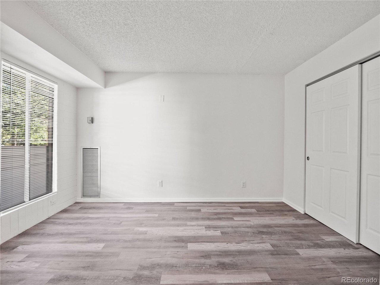 2880 S Locust St South towe-S203