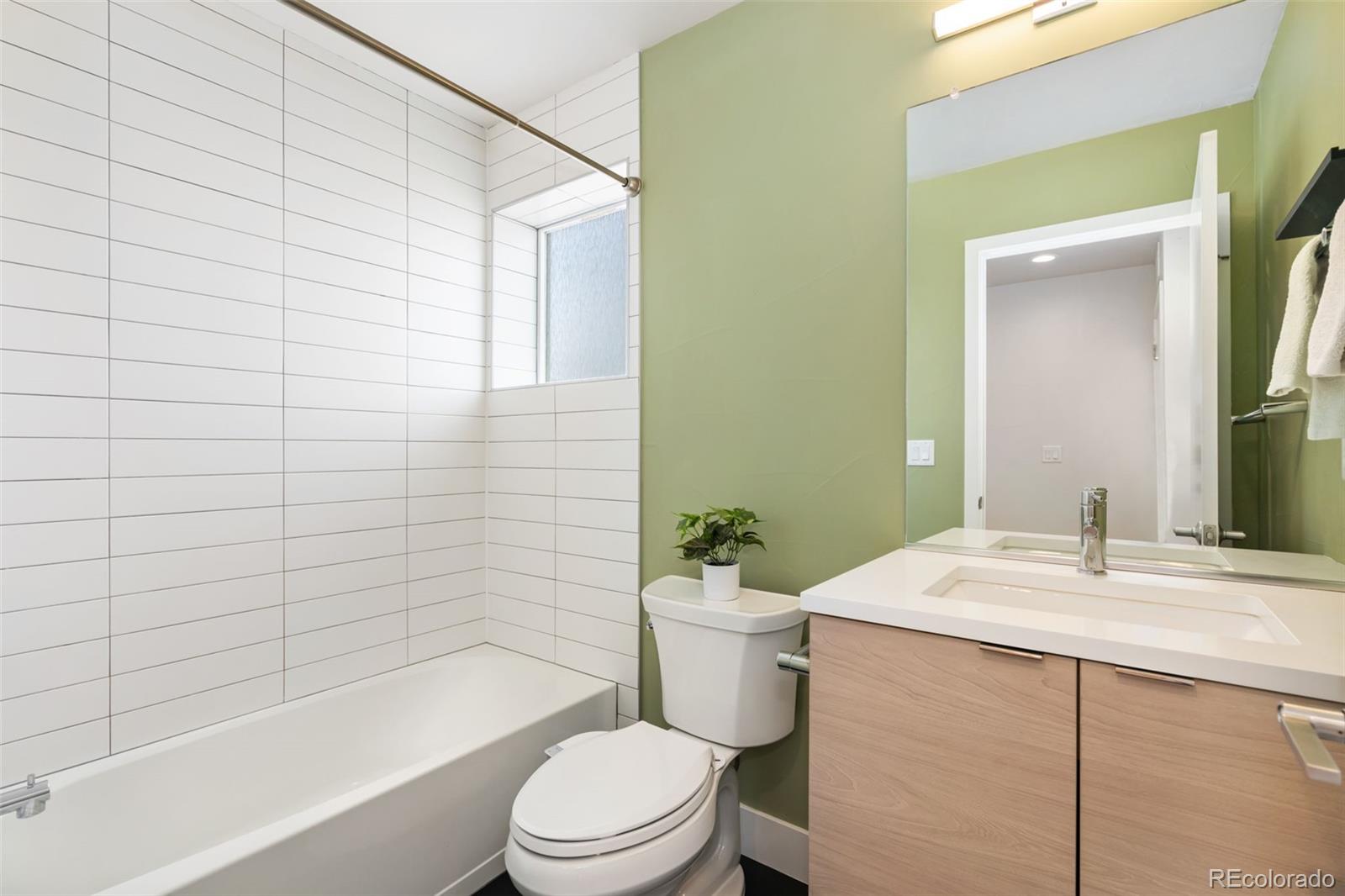 1826 Irving Street Unit: 8