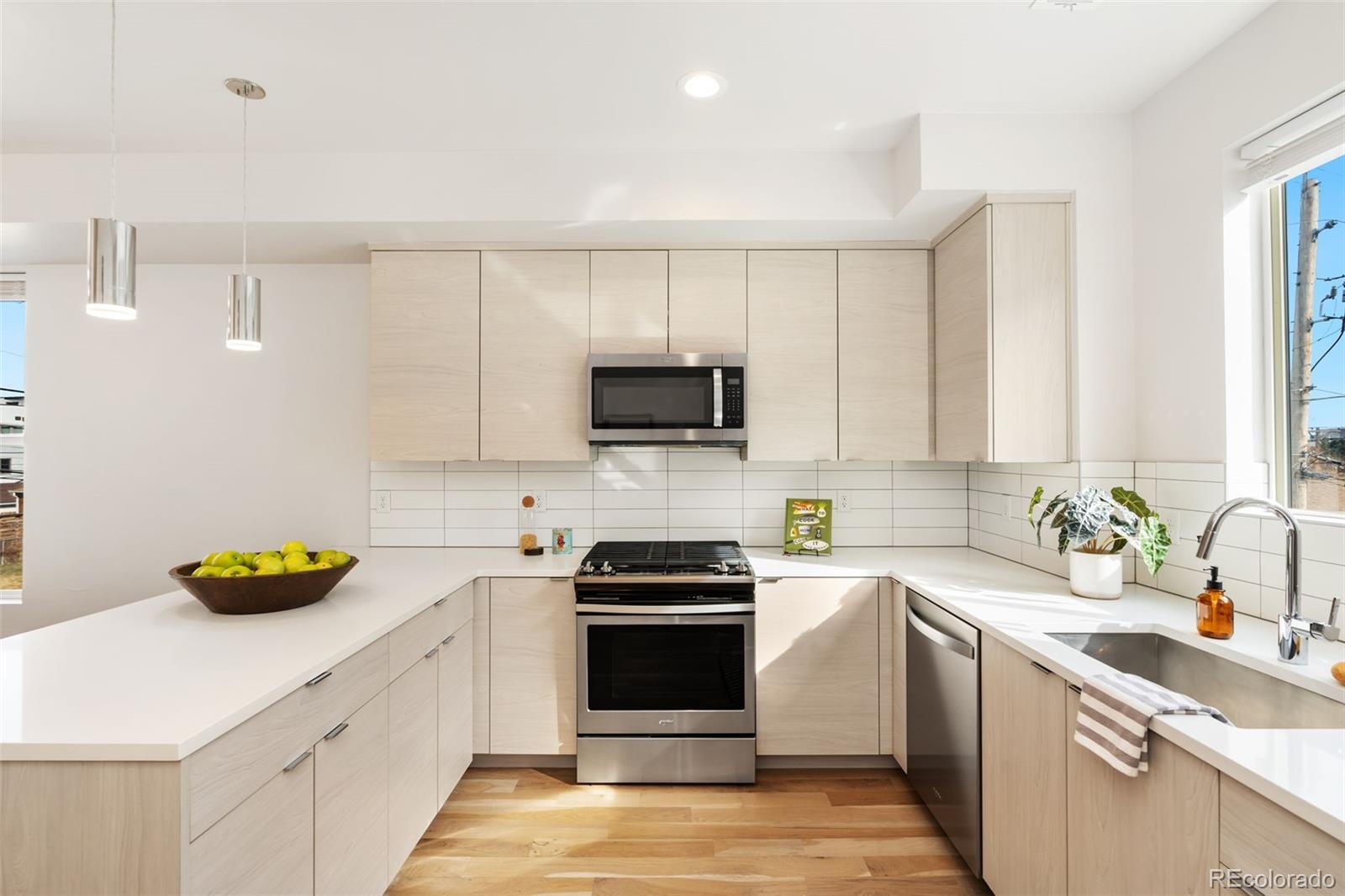 1826 Irving Street Unit: 8