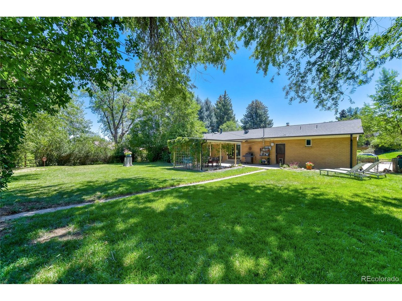 11835 Swadley Dr