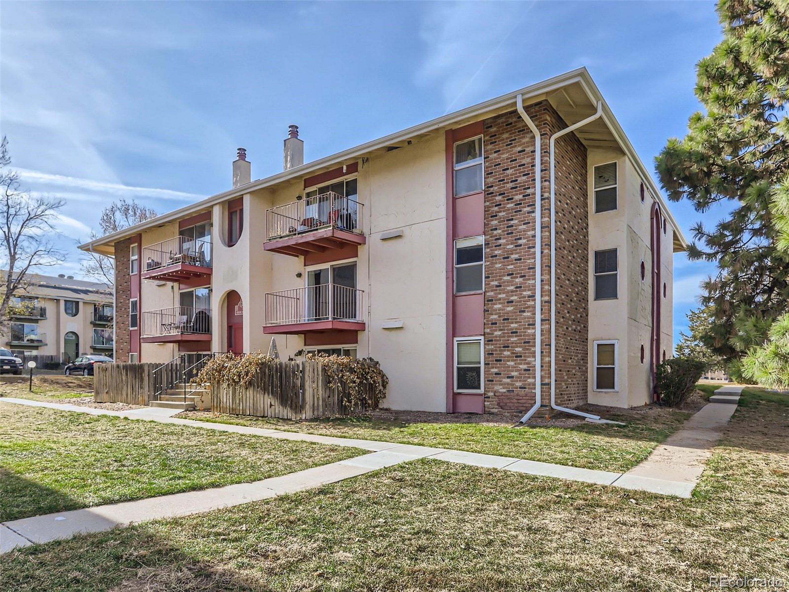 12132 Huron St 204