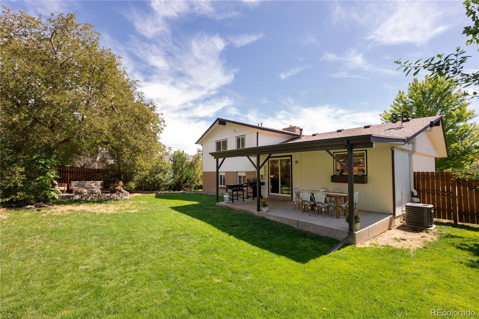 7355 S Elm Court