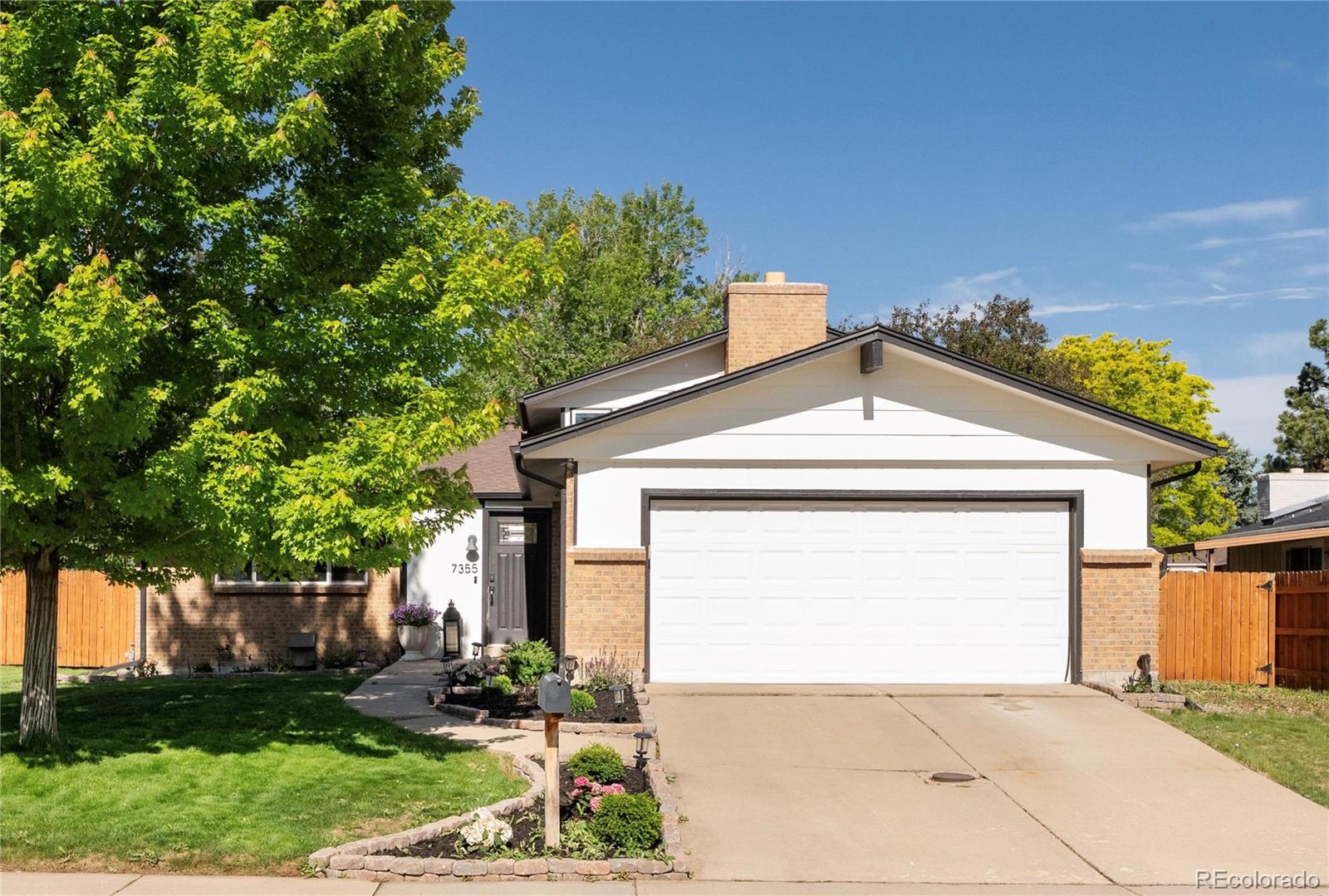 7355 S Elm Court