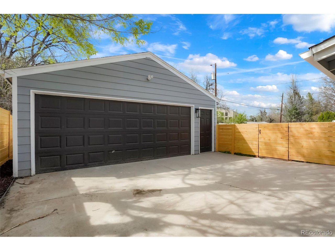 1195 S Ivanhoe Way