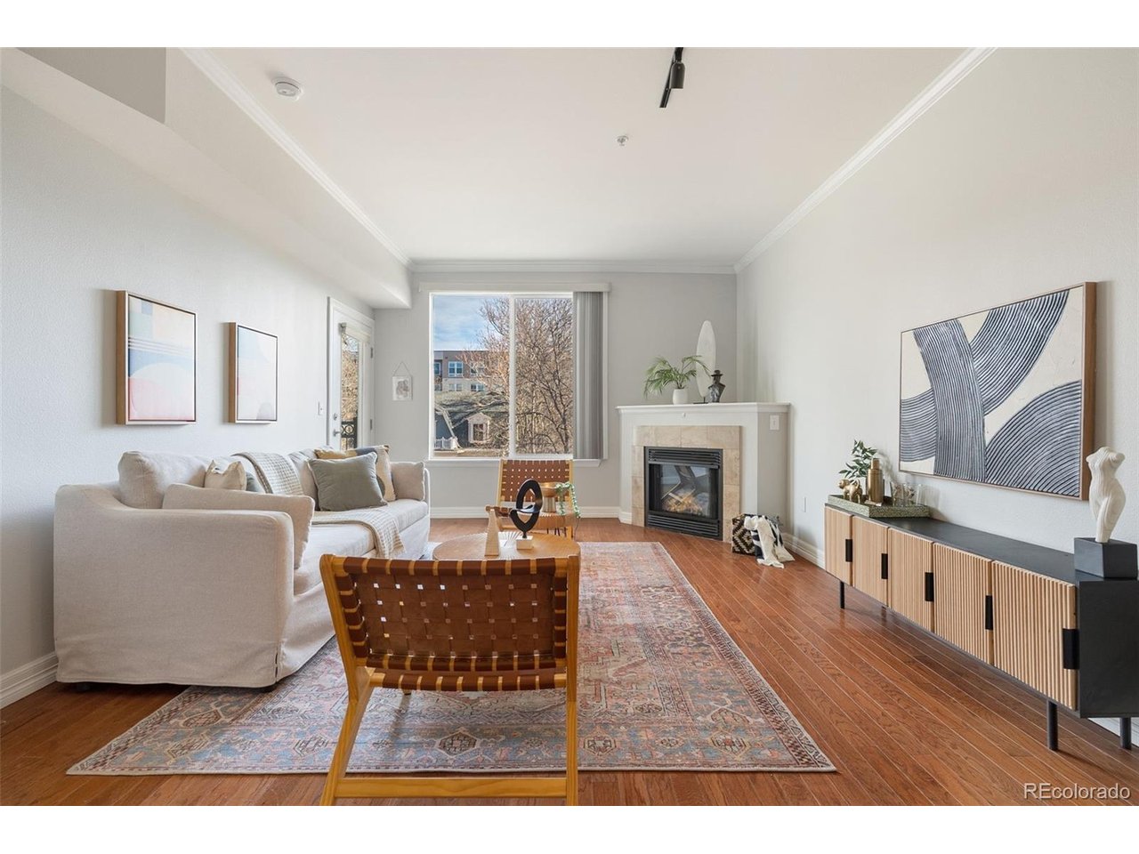 1705 N Gaylord St 207