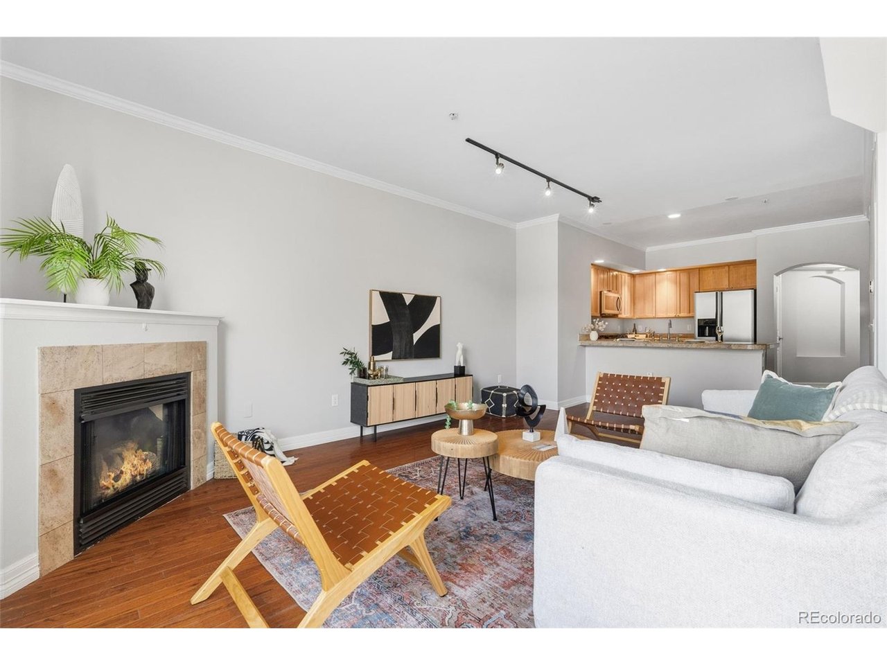 1705 N Gaylord St 207