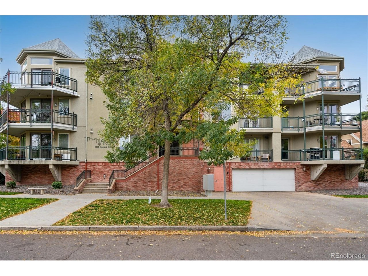 1705 N Gaylord St 207