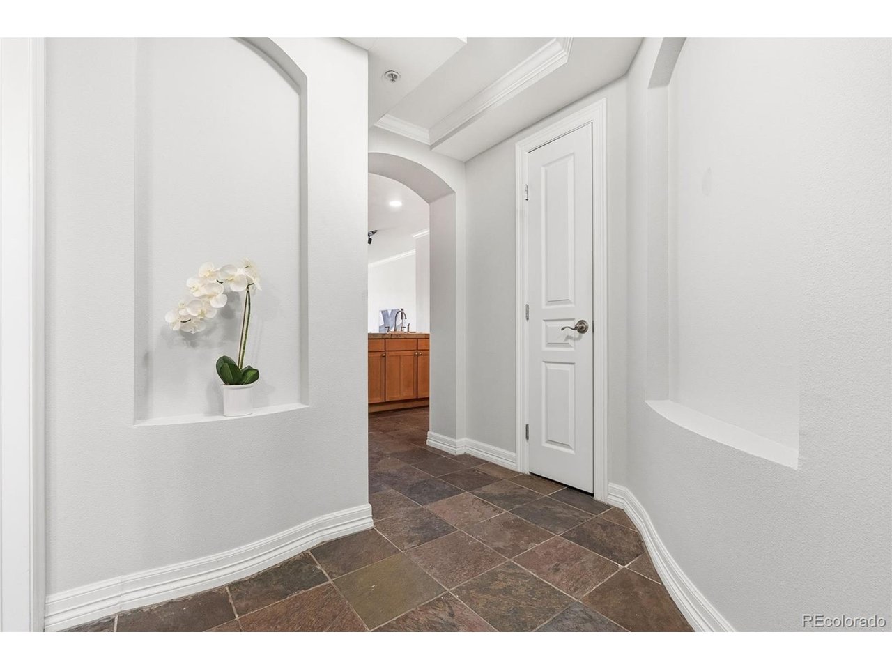 1705 N Gaylord St 207